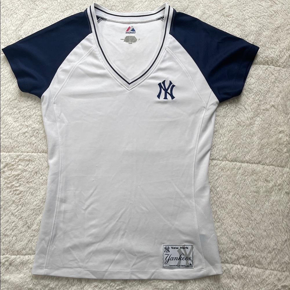 New York Yankees Majestic women’s White Short Sleeve Tee Size M